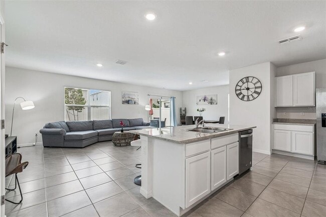 Foto del edificio - 5667 Chorleywood Ln