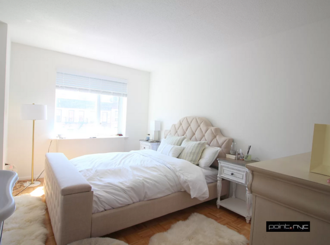 Building Photo - 3 bedroom in nyc NY 10011