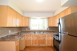 Building Photo - 1362 Aleza Crescent