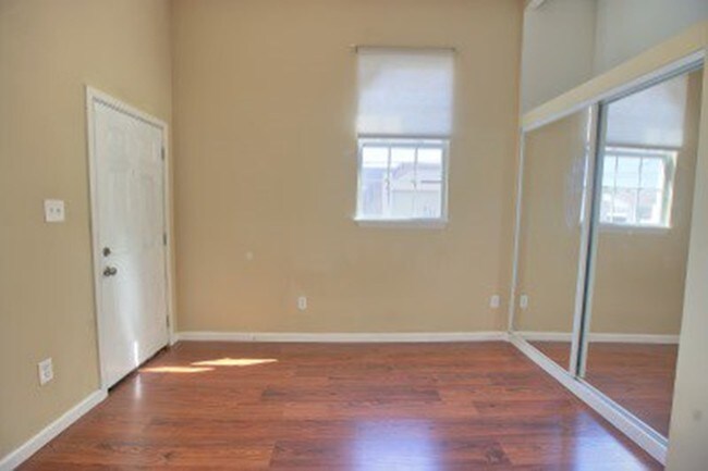 Building Photo - 705 Felicity St