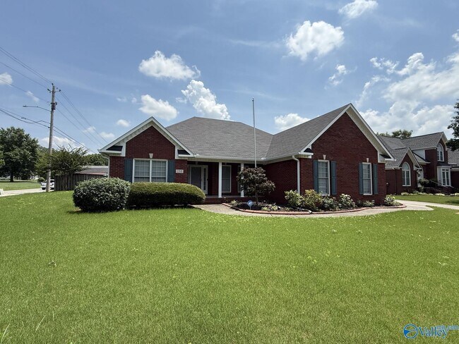 Foto del edificio - 238 Pebble Brook Dr