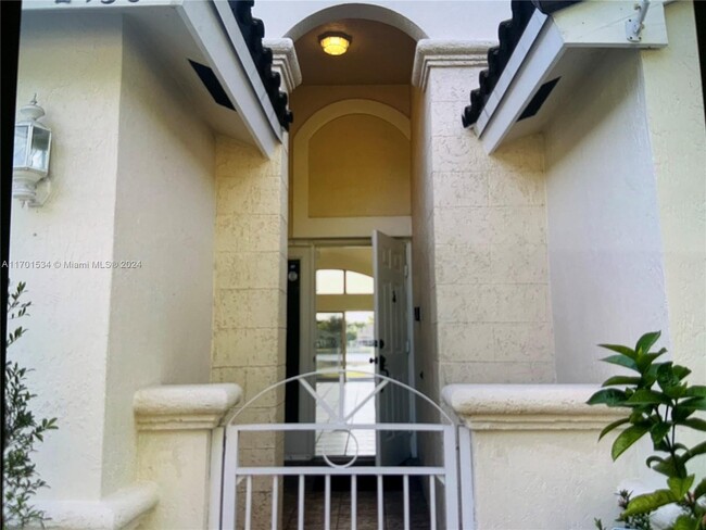 Foto del edificio - 2438 NW 184th Terrace