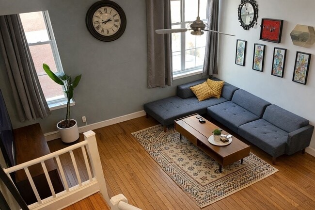 Building Photo - 240 Heath St