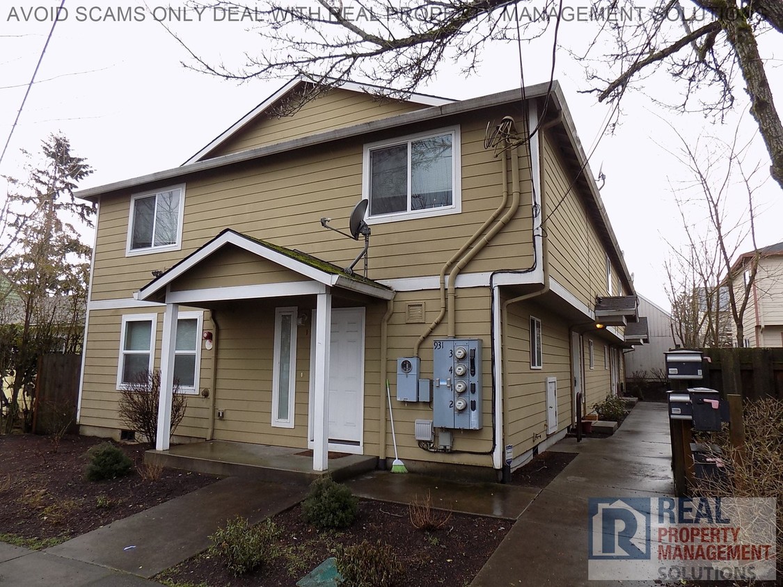 Primary Photo - Spacious Townhome in Montavilla Neighborhood!
