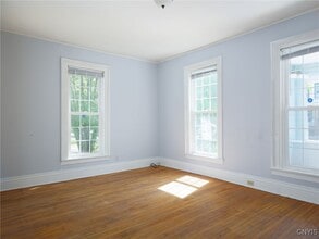 Building Photo - 427 East Ave