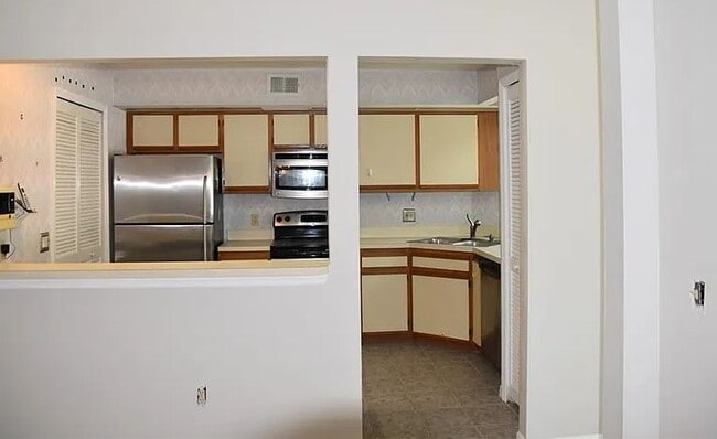 Building Photo - 5548 Bellewood St