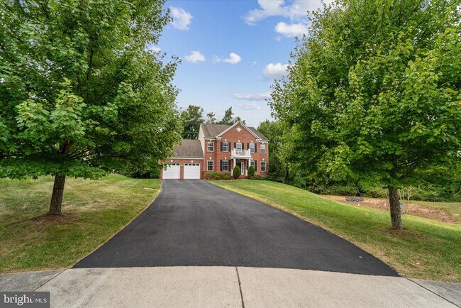 Foto del edificio - 8901 Hargrove Ct