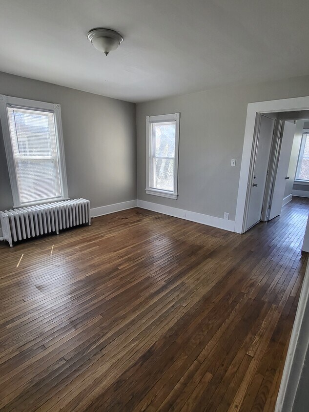 Living room - 658 7th Ave