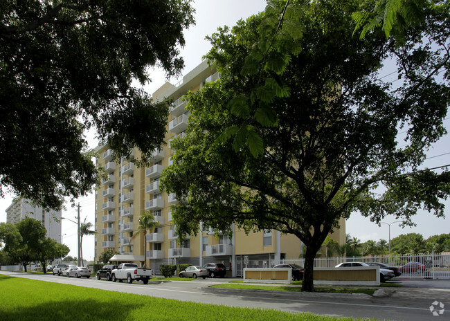 Building Photo - Keystone Towers