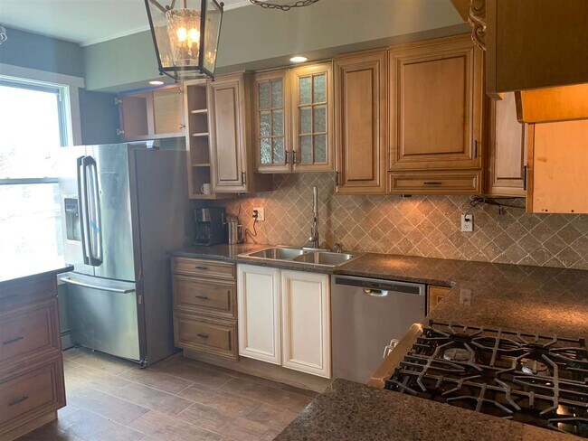 Foto del edificio - 712 John F. Kennedy Blvd