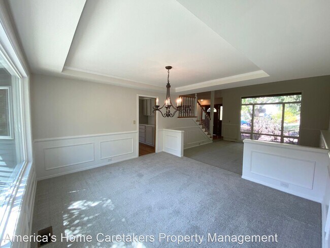 Building Photo - 3 br, 2.5 bath House - 11817 SE 78th St