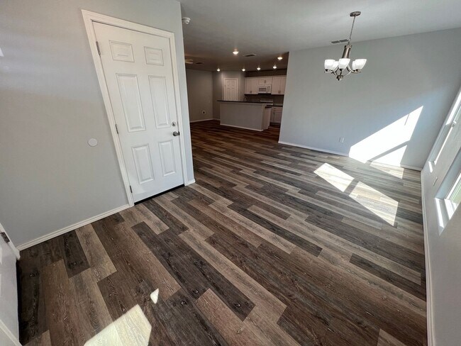 Foto del edificio - 5609 Jarvis St