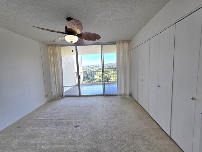 Building Photo - AVAILABLE NOW! 1 bed, 1 bath with 1 parking in Aiea