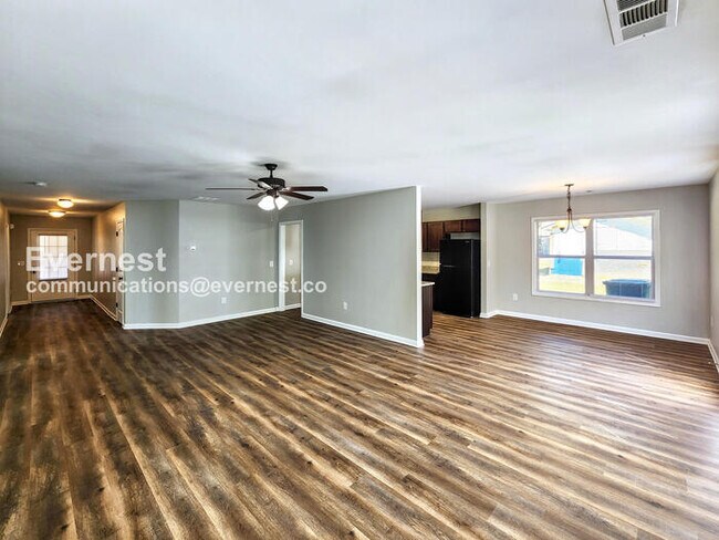 Foto del edificio - 634 Stowers Dr