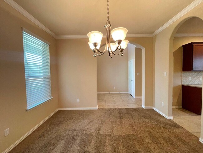 Foto del edificio - Stunning 4 bedroom, 2.5 bath home in Mayfi...