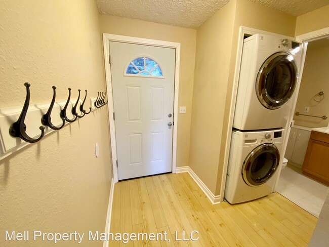 Foto del edificio - 1 br, 1 bath House - 2370 E Phillips Lake ...
