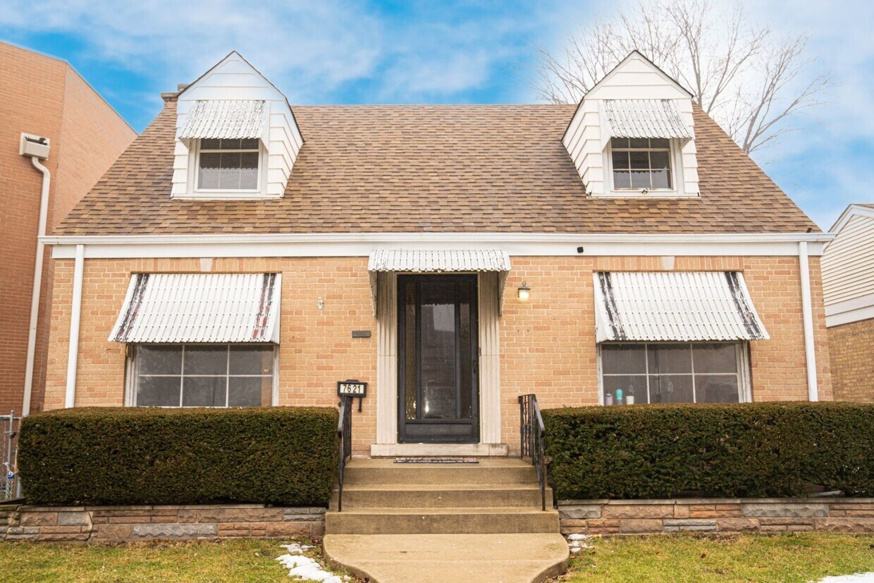 Primary Photo - 7621 E Prairie Rd