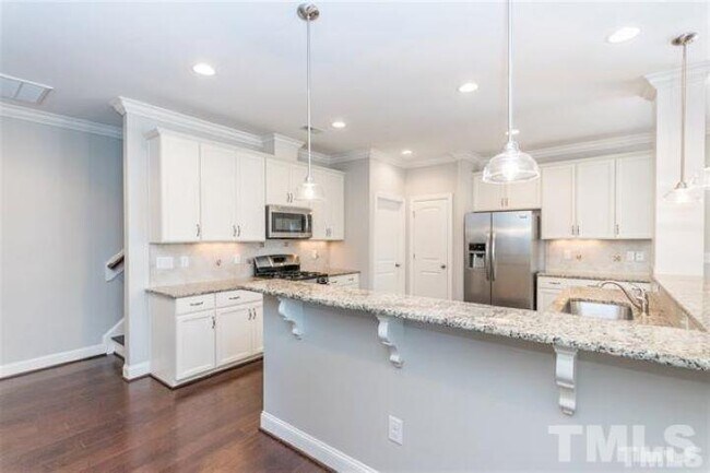 Building Photo - 2724 Masonboro Ferry Dr