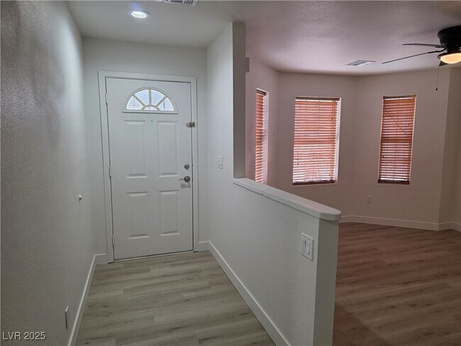 Foto del edificio - 851 Lone Pine Rd
