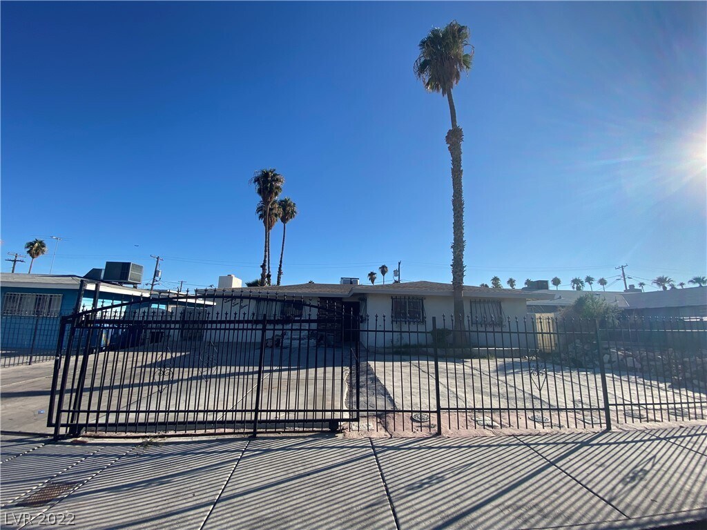 Primary Photo - 2204 Isabelle Ave
