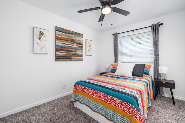 Building Photo - Jenn Station