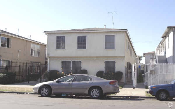 Building Photo - 1923 Pine Ave