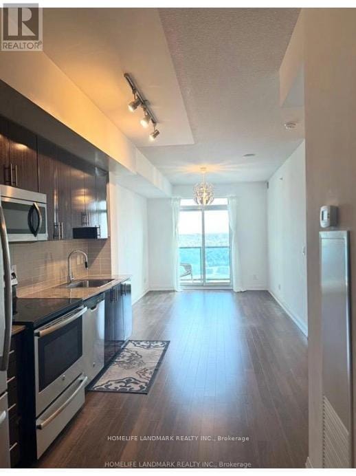 Photo principale - 7171-7171 Yonge St