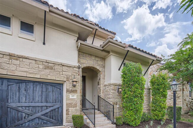 Building Photo - 207 Maxwell Way