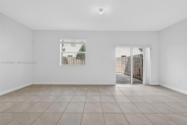 Foto del edificio - 2619 SE 11th St