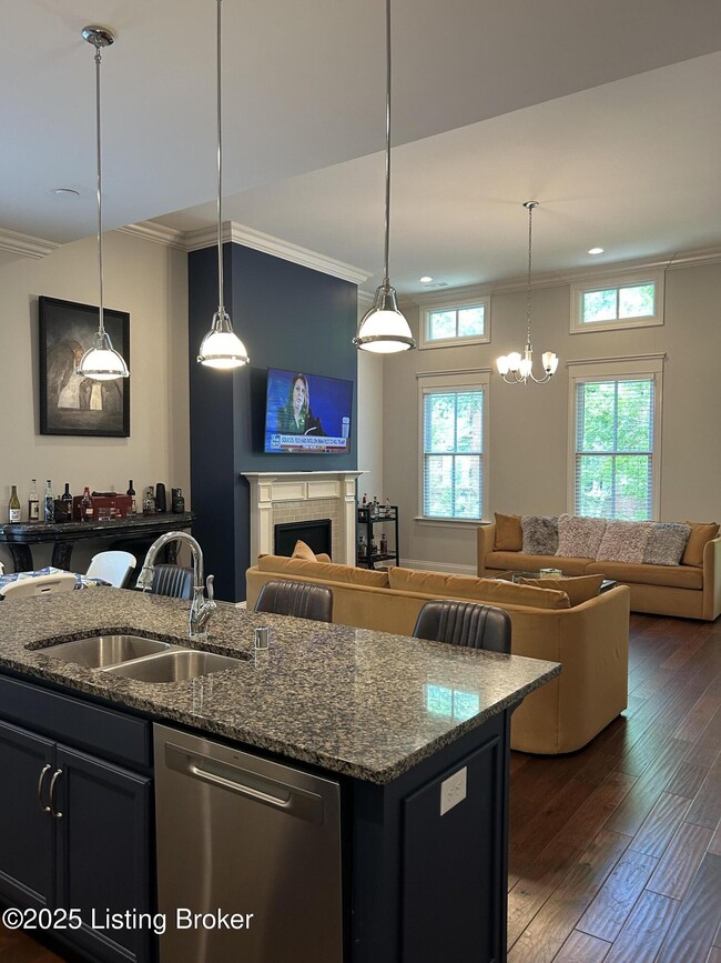 Building Photo - 10606 Meeting St