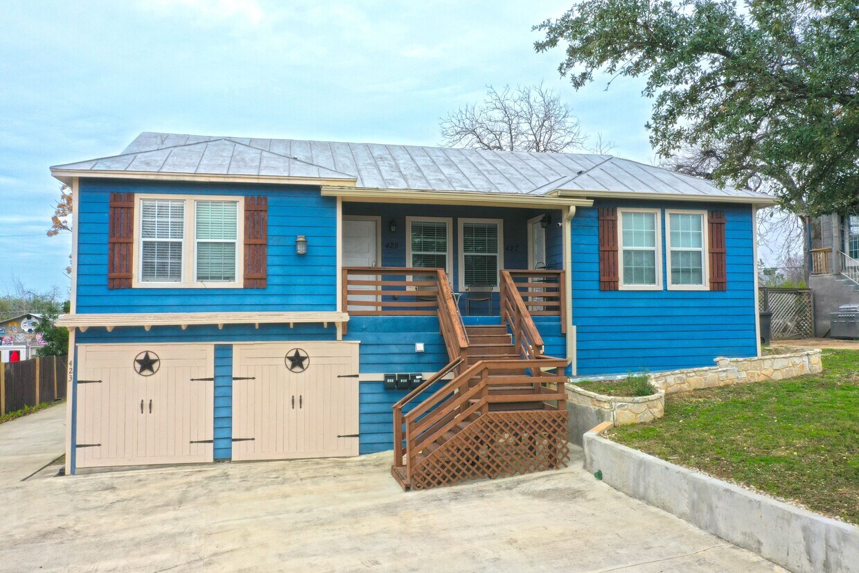 Foto principal - 425 Parland Pl