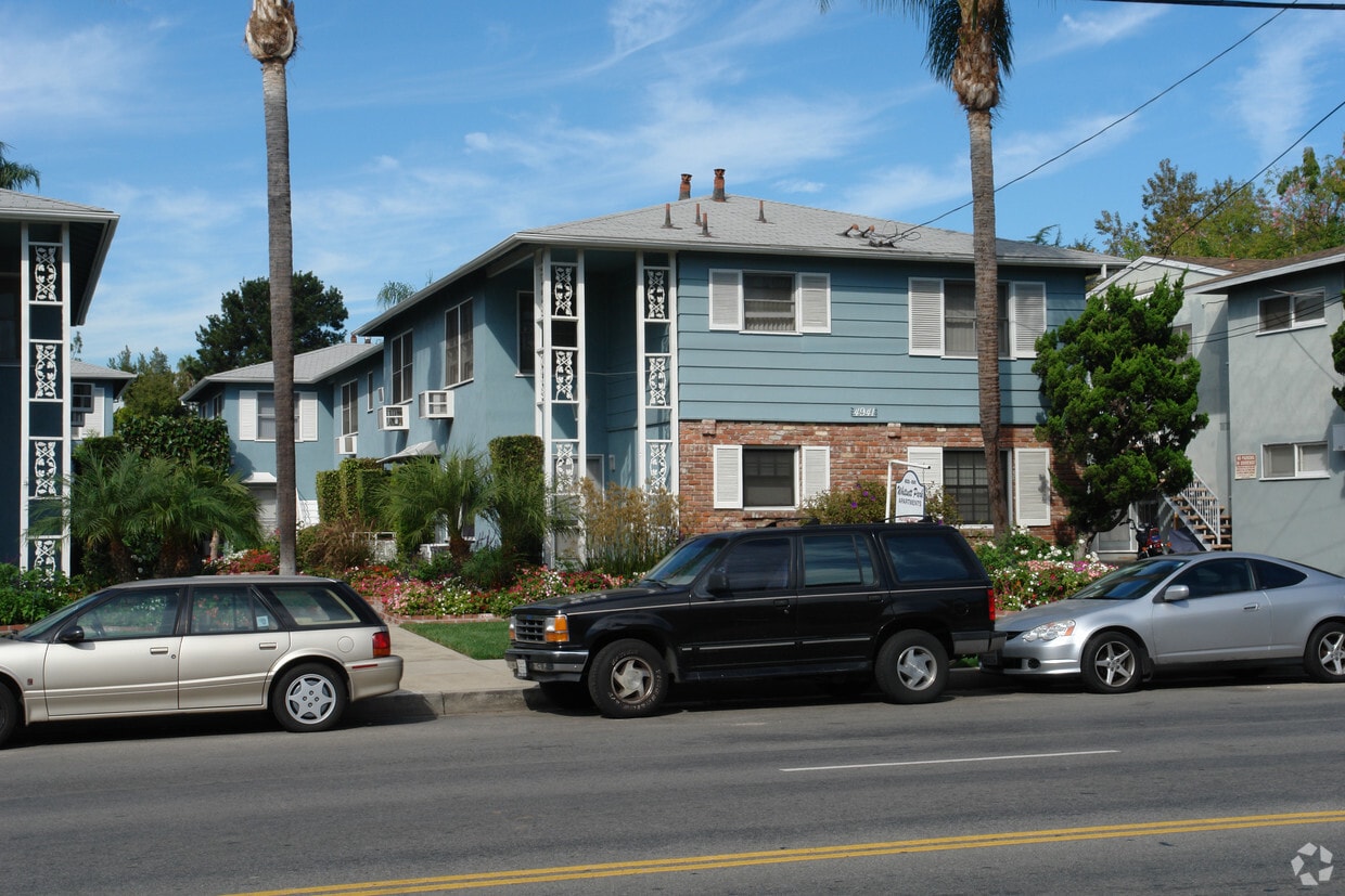 Building Photo - 4935-4941 Whitsett Ave