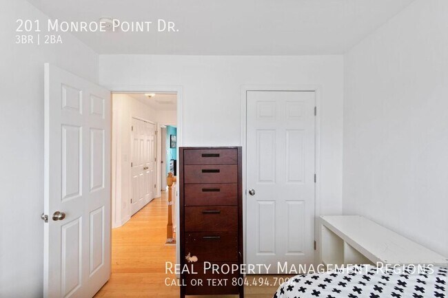 Building Photo - 201 Monroe Point Dr