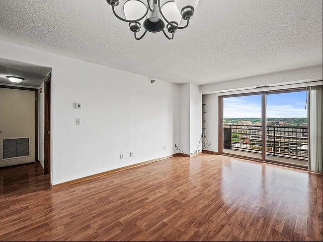 Building Photo - 66 9th St E