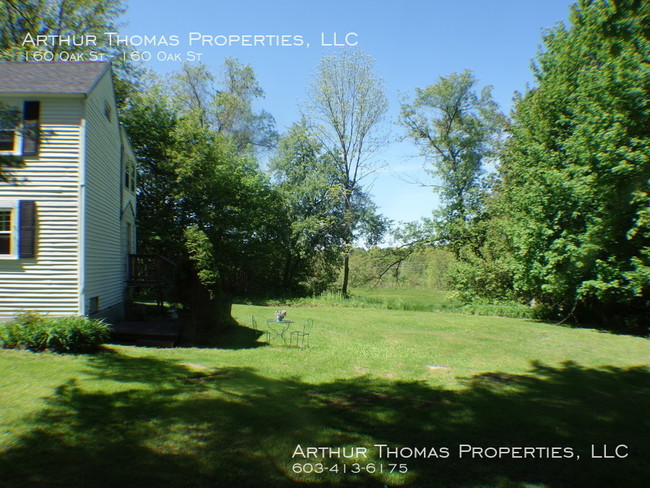 Building Photo - 160 Oak St
