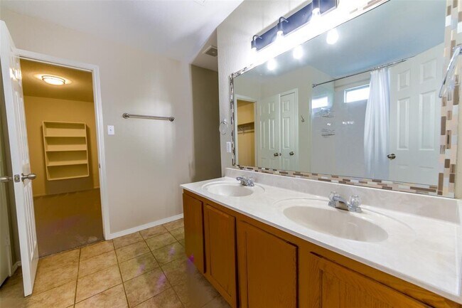 Building Photo - 169 Firebush Way