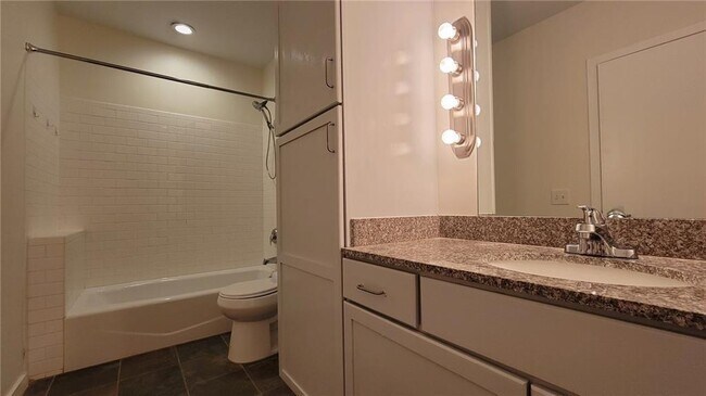 Foto del edificio - 620 Glen Iris Dr NE