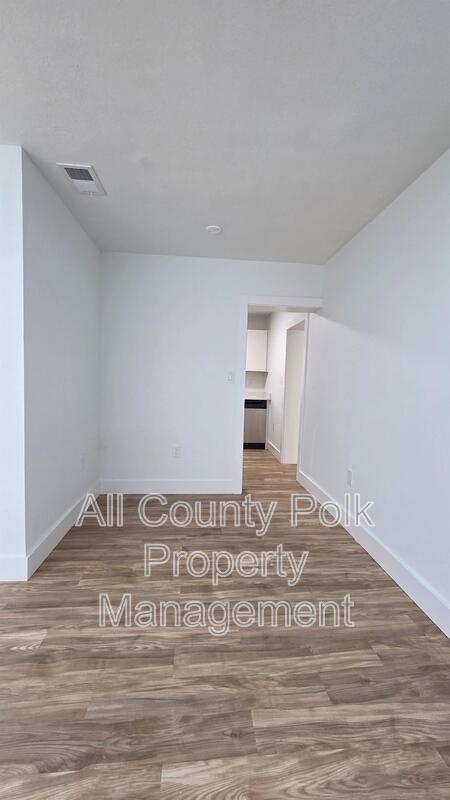 Foto del edificio - 2704 Homer Cir