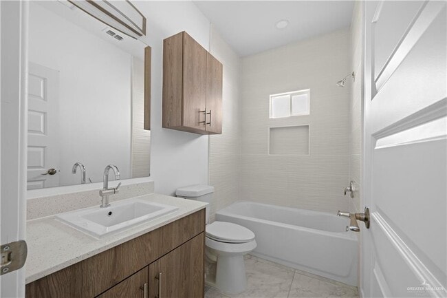 Building Photo - 14 Vision St