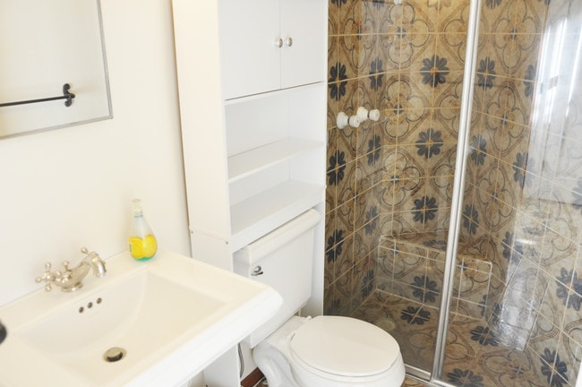 Building Photo - 9617 Oak Pass Rd