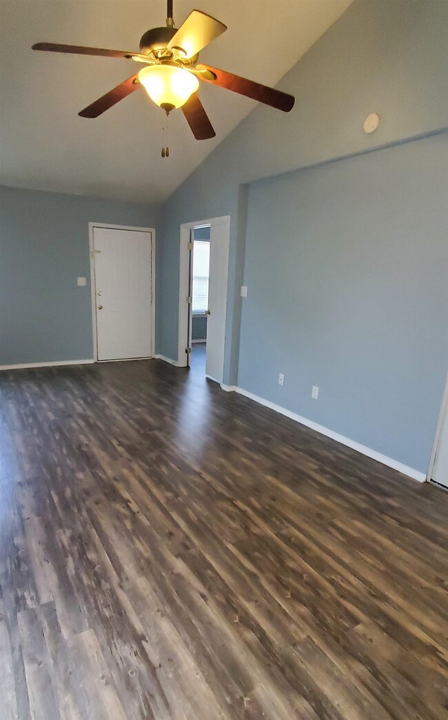 Building Photo - 2418 Haviland Dr