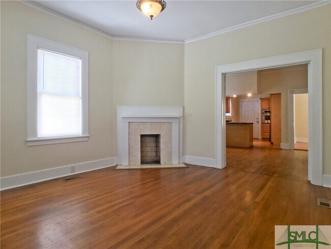 Building Photo - 929 Wheaton St