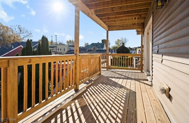 Foto del edificio - 1277 W 67th St