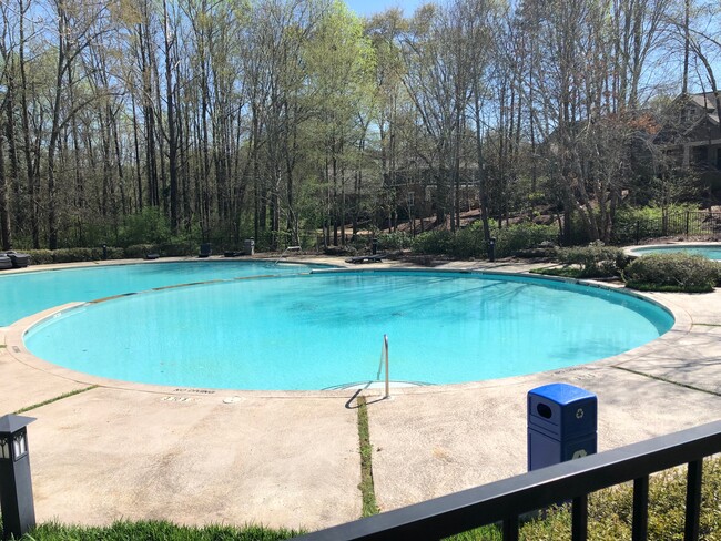 Foto del edificio - 490 Barnett Shoals Rd