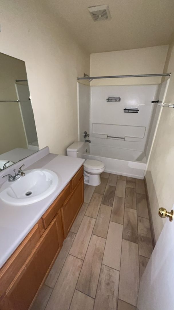 Foto del edificio - Beautiful Southwest Location 3 bedroom 2 bath 2 car garage