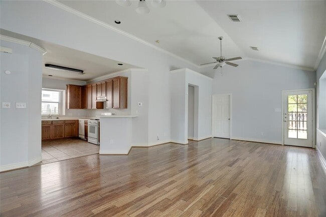 Building Photo - 14435 Summer Garden Dr