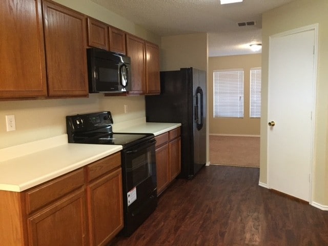 Building Photo - 2304 Coyote Trail