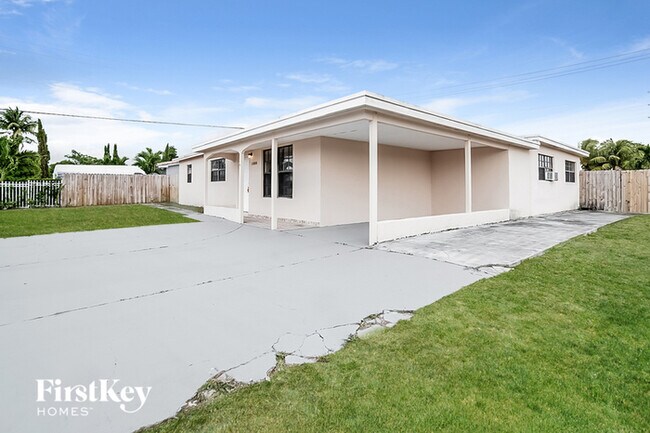 Foto del edificio - 1000 NE 211th Terrace