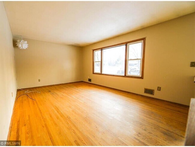 Building Photo - 13113 Irving Ave S