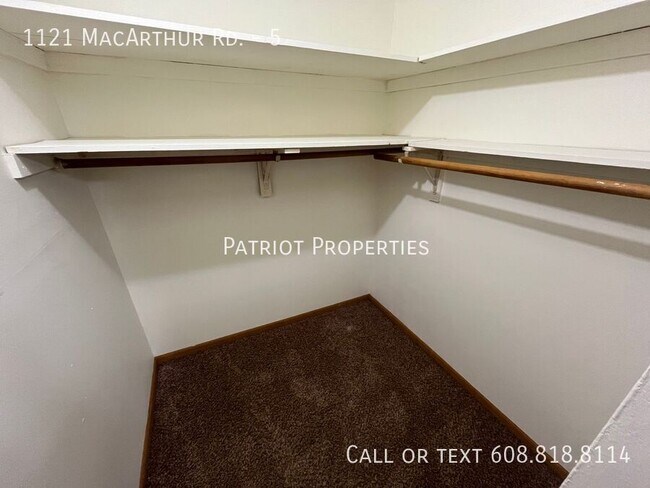 Foto del edificio - 1121 Mac Arthur Rd